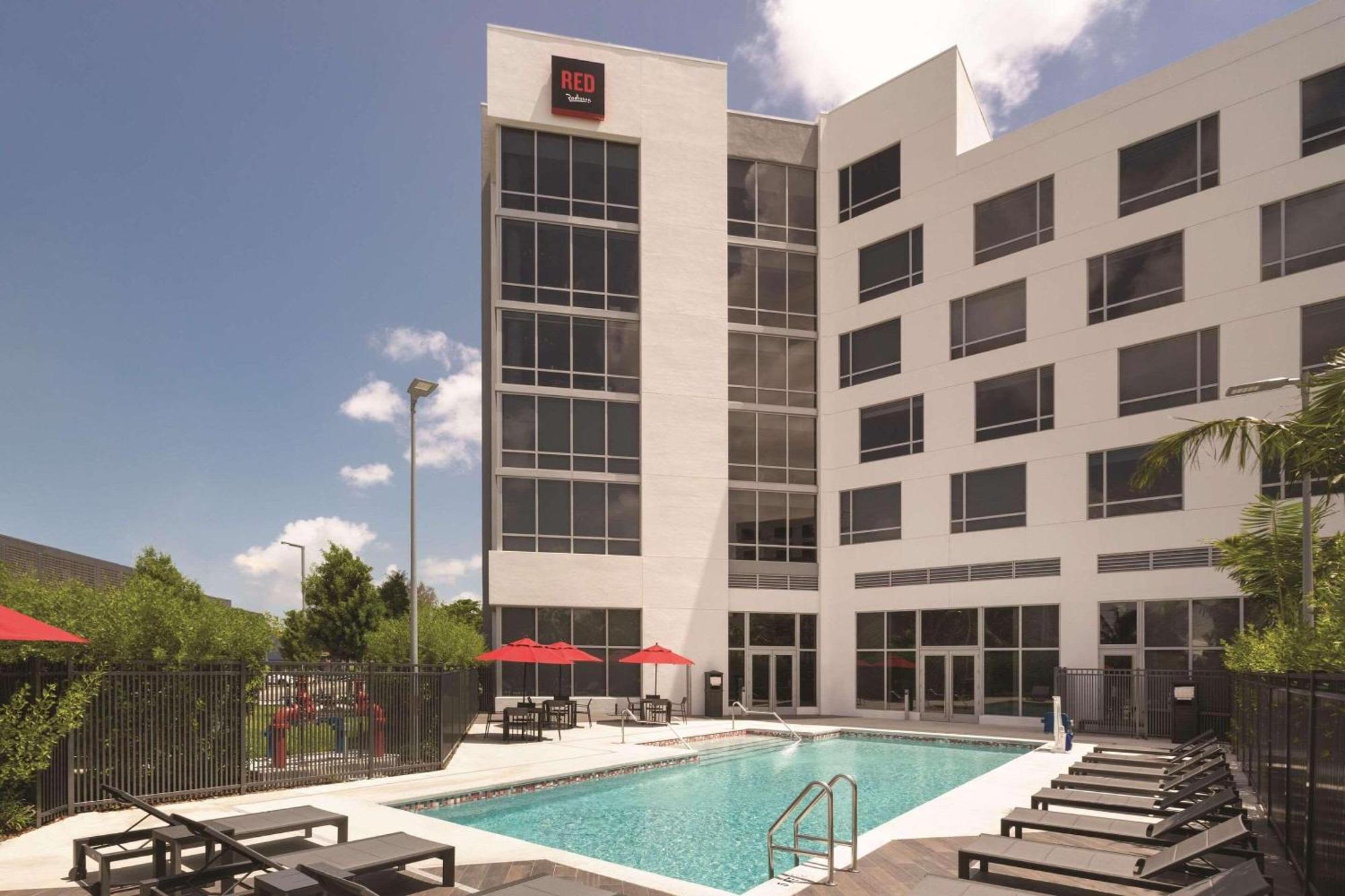 Radisson Red Miami Airport Otel Miami Springs Dış mekan fotoğraf